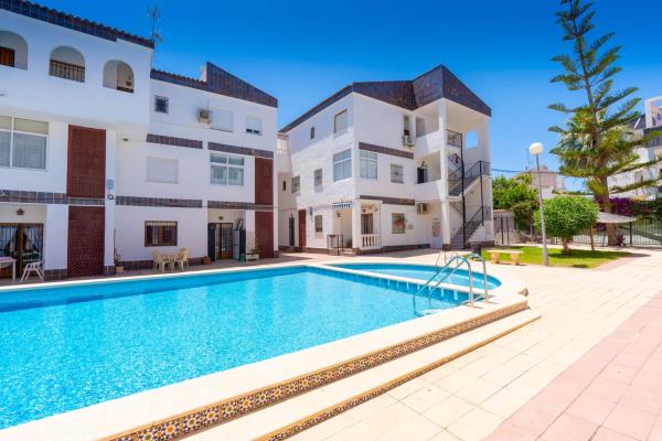 Ático en venta en Ático en Calle Dorada, 20 b, Punta Prima, Torrevieja, Torrevieja thumbnail 2