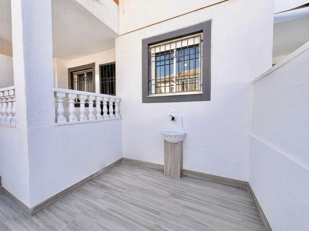 Sale of independent chalet in Casa o chalet en La Siesta - El Salado - Torreta, Torrevieja, Torrevieja
 photo 4