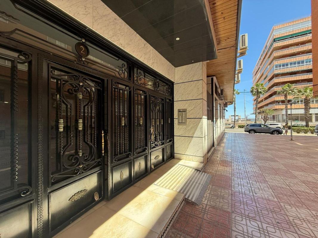 Venta de piso en Piso en Avenida Doctor Gregorio Marañón, El Acequión, Torrevieja, Torrevieja
photo 4