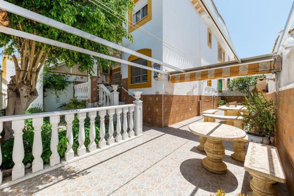 Chalet adosado en Residencial Parque de las Naciones, 171, La Siesta - El Salado - Torreta, Torrevieja photo 1