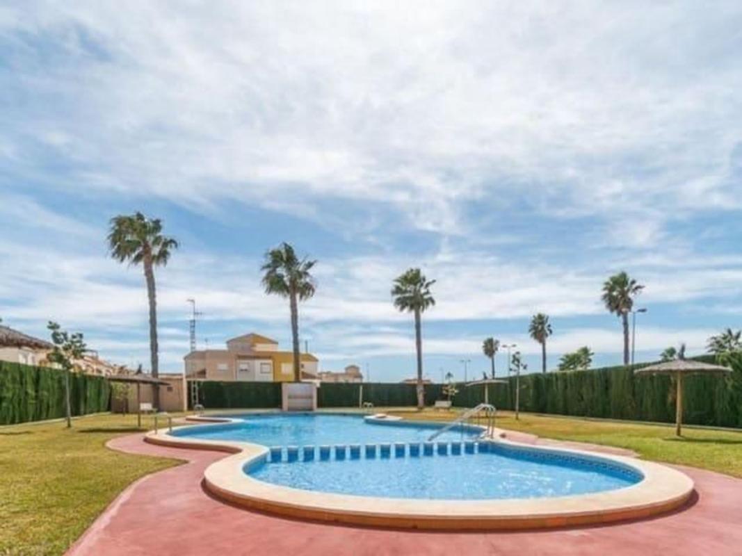 Sale of independent chalet in Casa o chalet en Calle Jose Lorca Garcia, La Siesta - El Salado - Torreta, Torrevieja, Torrevieja
 photo 2