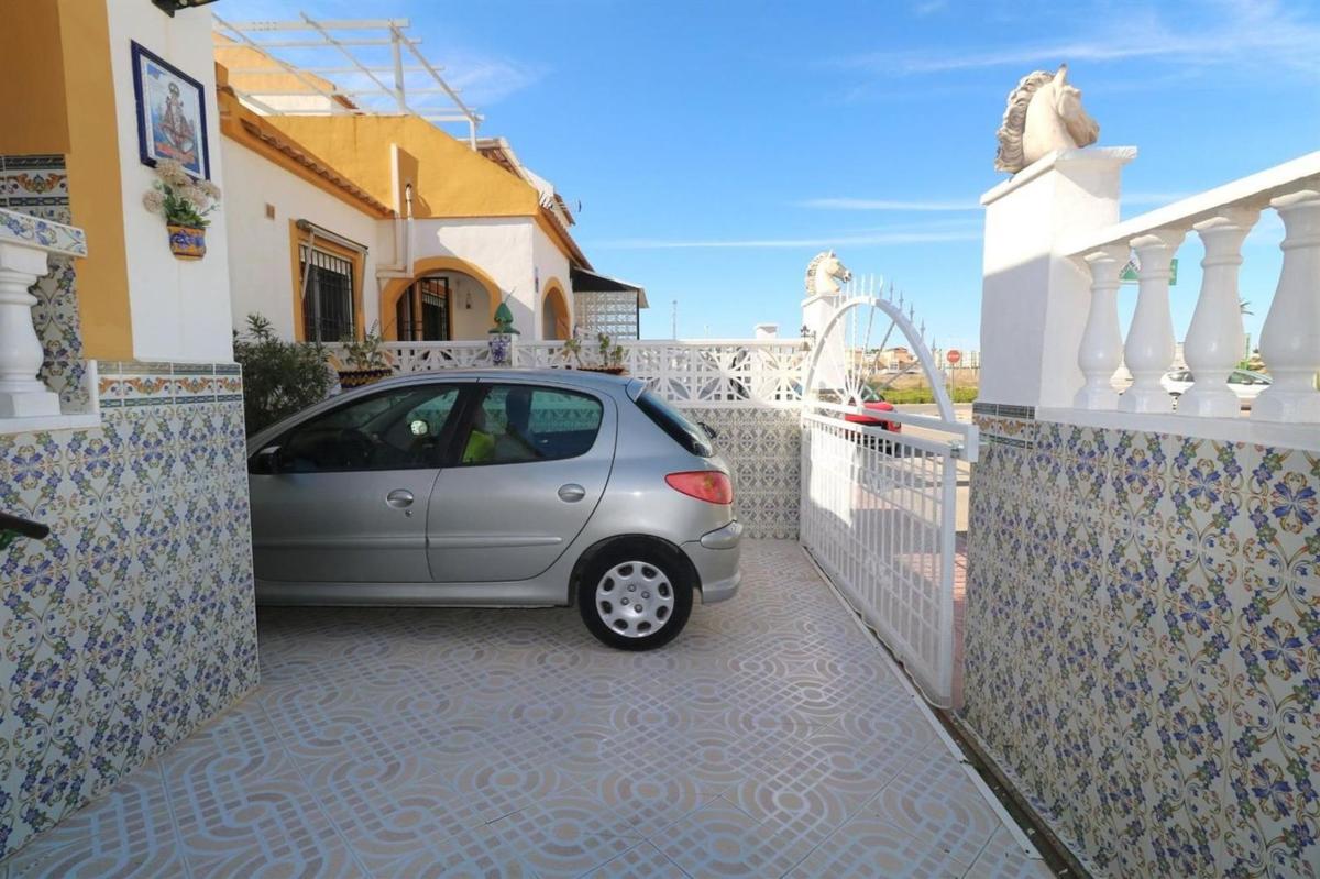 Sale of independent chalet in Casa o chalet en Calle Jose Lorca Garcia, La Siesta - El Salado - Torreta, Torrevieja, Torrevieja
 photo 4