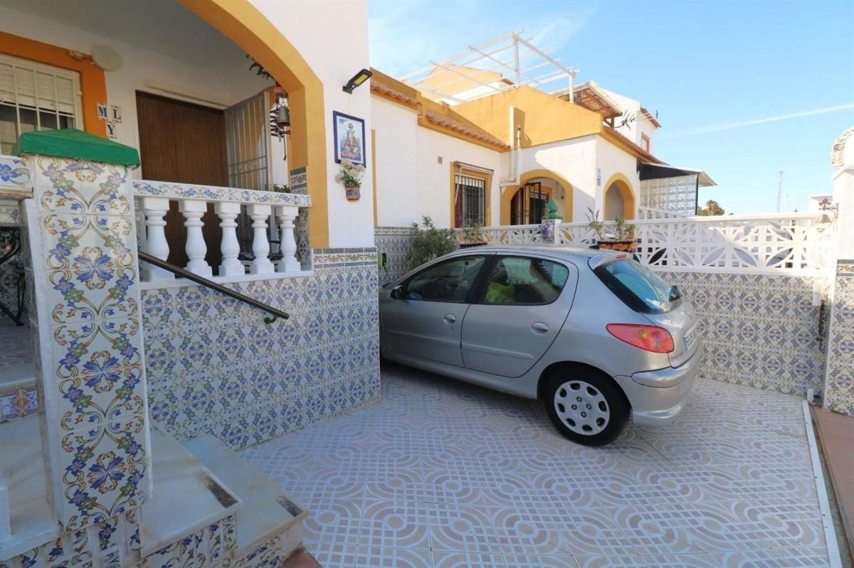 Sale of independent chalet in Casa o chalet en Calle Jose Lorca Garcia, La Siesta - El Salado - Torreta, Torrevieja, Torrevieja
 photo 5