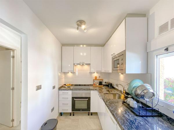 Venta de piso en Piso en Avenida de Francia, Los Europeos, Torrevieja, Torrevieja
 photo 2