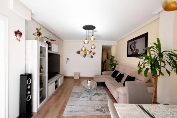 Продажа квартиры на Piso en Calle Corbeta, Playa del Cura, Torrevieja, Торревьеха
thumbnail 2