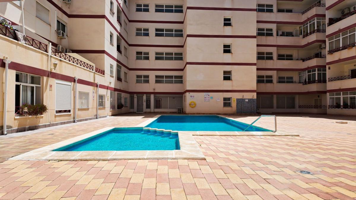 Sprzedaż mieszkania w Piso en Calle San Julián, Parque de las Naciones, Torrevieja, Torrevieja
photo 1