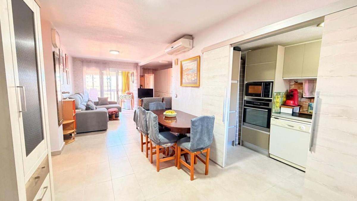 Venta de piso en Piso en Calle Almoradí, Playa de los Náufragos, Torrevieja, Torrevieja
photo 4