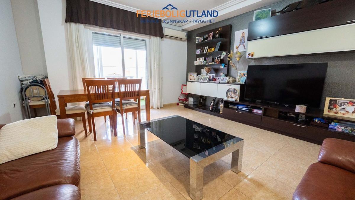 Sprzedaż mieszkania w Piso en Calle Villa Madrid, 20, Puerto Deportivo, Torrevieja, Torrevieja
photo 2