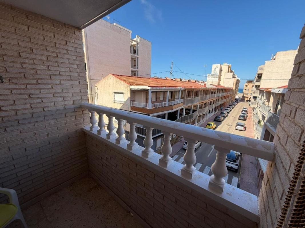 Venta de piso en Piso en Calle Mayor, Gaspar Perrelló, Torrevieja, Torrevieja
photo 1
