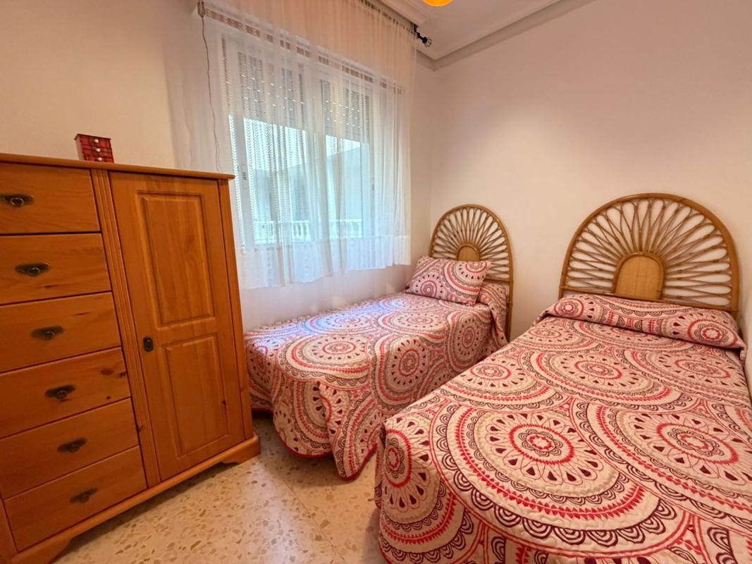 Venta de piso en Piso en Calle Mayor, Gaspar Perrelló, Torrevieja, Torrevieja
photo 5