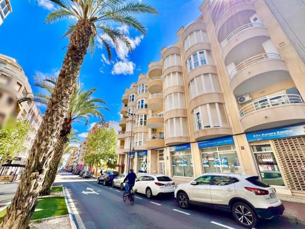 Продажа квартиры на Piso en Avenida de las Habaneras, Playa del Cura, Torrevieja, Торревьеха
photo 1