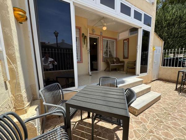 Sprzedaż mieszkania w Piso en Avenida Robleda, 28, La Siesta - El Salado - Torreta, Torrevieja, Torrevieja
photo 1