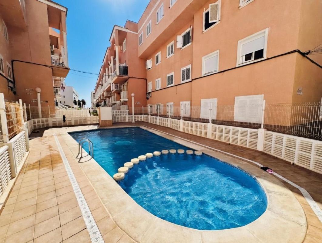 Venta de piso en Piso en Gaspar Perrelló, Torrevieja, Torrevieja
photo 1