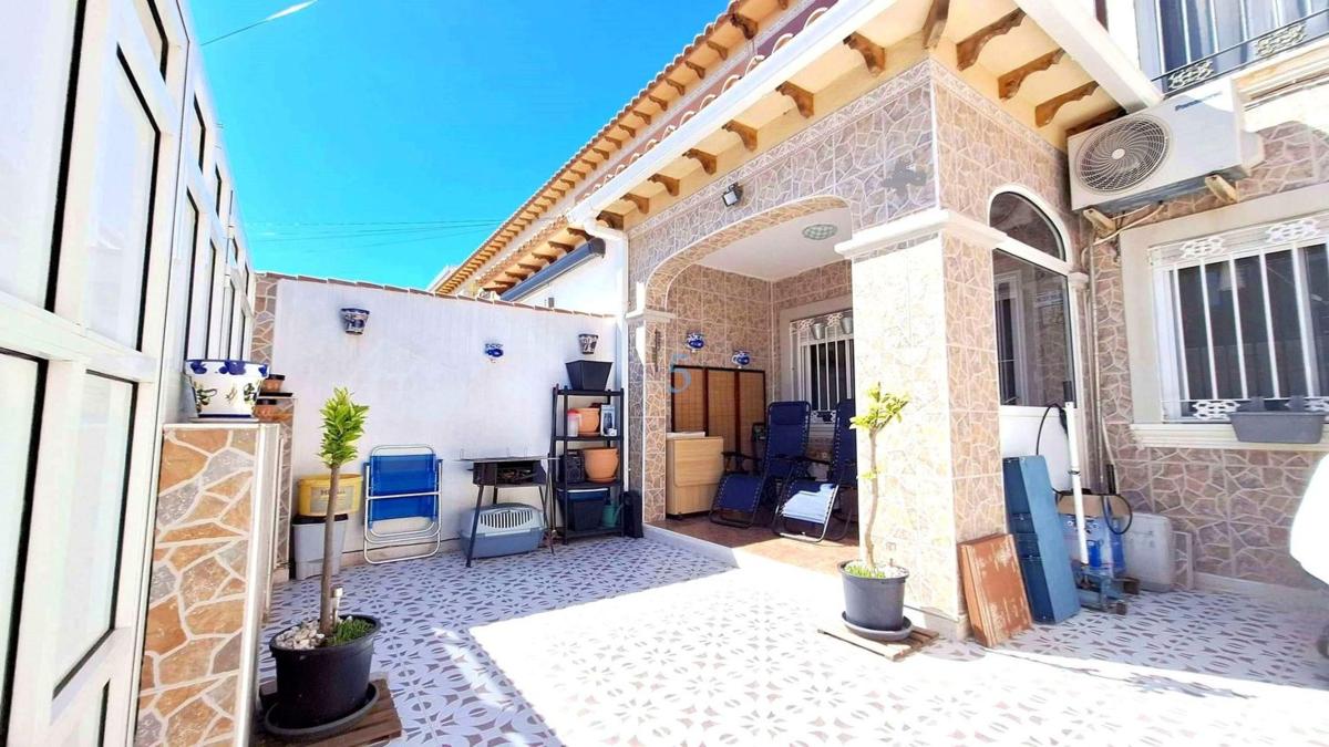 Venta de chalet independiente en Chalet pareado en La Siesta - El Salado - Torreta, Torrevieja, Torrevieja
 photo 3