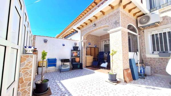 Chalet pareado en La Siesta - El Salado - Torreta, Torrevieja thumbnail 3