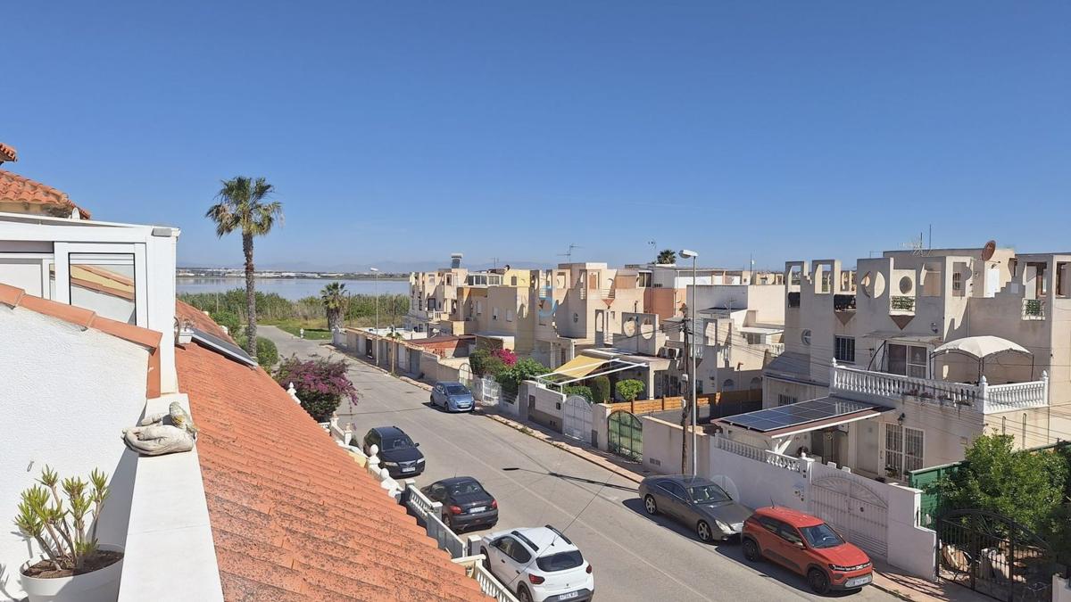 Venta de chalet independiente en Chalet pareado en La Siesta - El Salado - Torreta, Torrevieja, Torrevieja
 photo 4