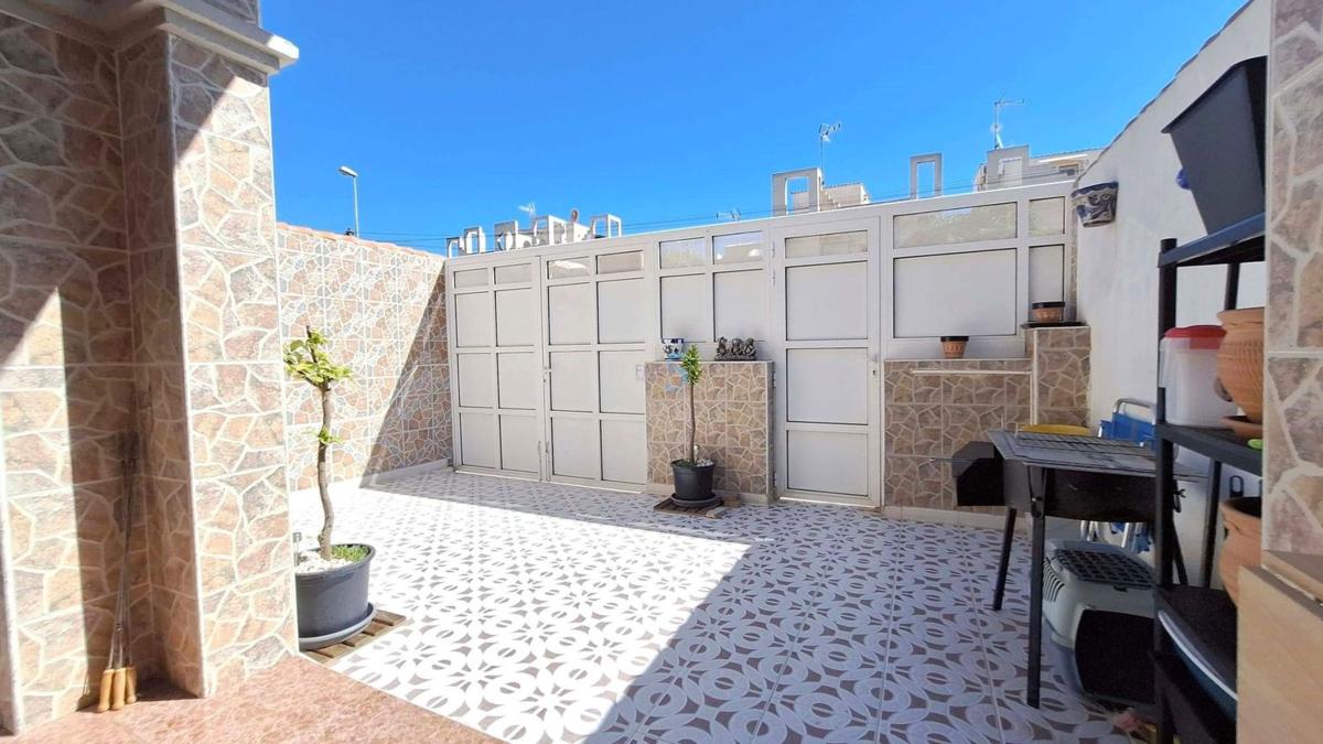 Venta de chalet independiente en Chalet pareado en La Siesta - El Salado - Torreta, Torrevieja, Torrevieja
 photo 5