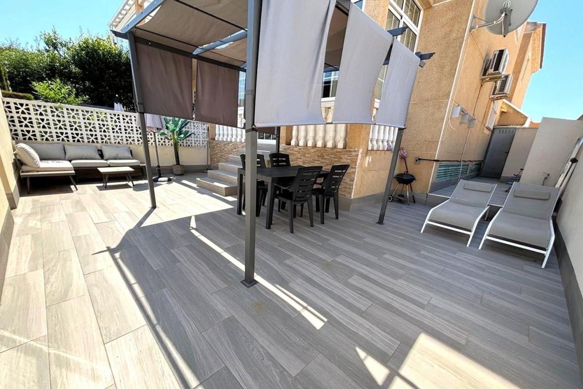 Venta de piso en Piso en Avenida de la Mancha, 3, Aguas Nuevas, Torrevieja, Torrevieja
photo 3