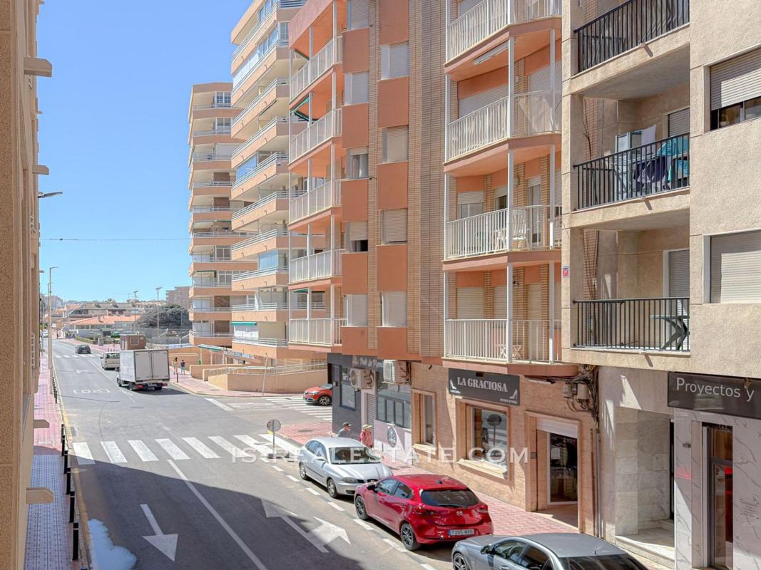 Venta de piso en Piso en Gaspar Perrelló, Torrevieja, Torrevieja
photo 2