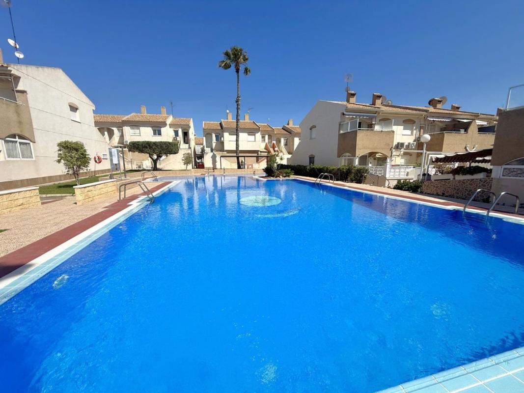 Venta de piso en Piso en Calle del Toboso, Aguas Nuevas, Torrevieja, Torrevieja
 photo 2