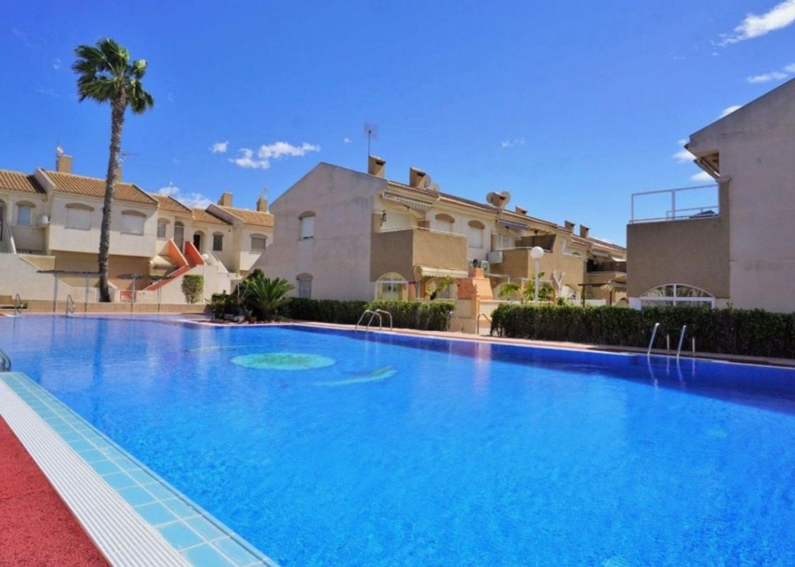 Venta de piso en Piso en Aguas Nuevas, Torrevieja, Torrevieja
photo 1