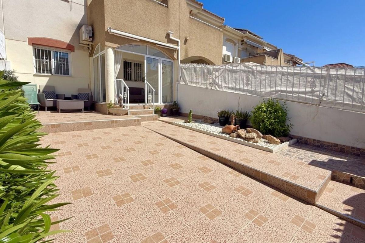 Venta de piso en Piso en Aguas Nuevas, Torrevieja, Torrevieja
photo 2
