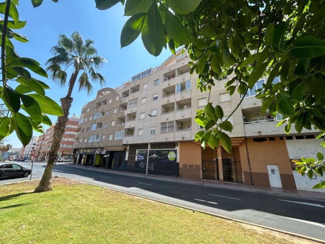 Venta de ático en Ático en Calle Caritas, Parque Acuático - Sector 25, Torrevieja, Torrevieja photo 1