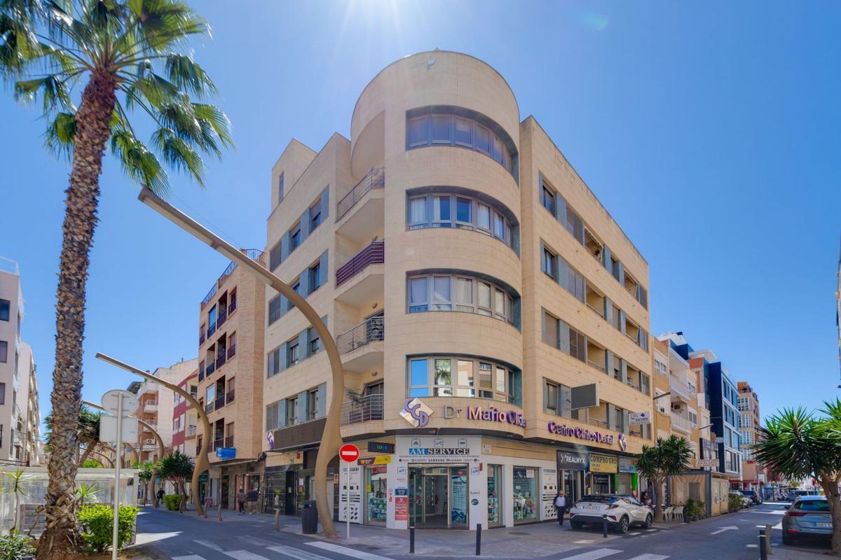 Sprzedaż mieszkania w Piso en Calle Caballero de Rodas, Centro - Muelle Pesquero, Torrevieja, Torrevieja
photo 1