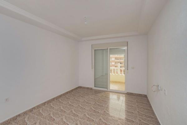 Venta de piso en Piso en Calle Concordia, Las Piscinas Naturales, Torrevieja, Torrevieja
thumbnail 1