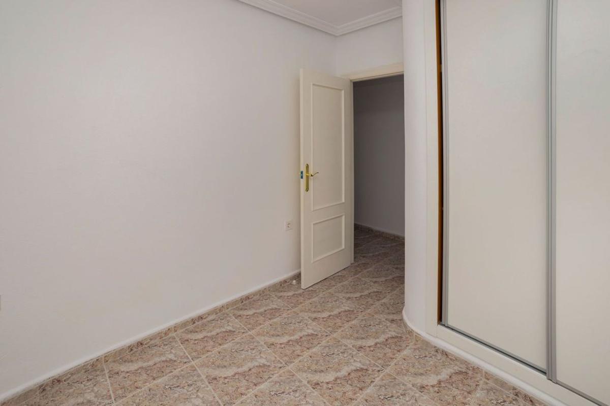 Venta de piso en Piso en Calle Concordia, Las Piscinas Naturales, Torrevieja, Torrevieja
 photo 5