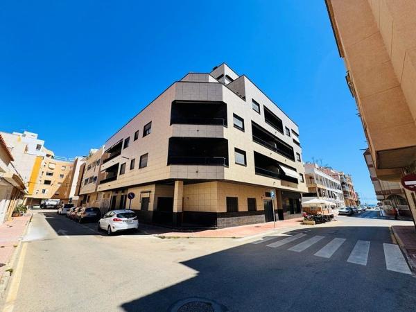 Venta de piso en Piso en Gaspar Perrelló, Torrevieja, Torrevieja
 photo 4