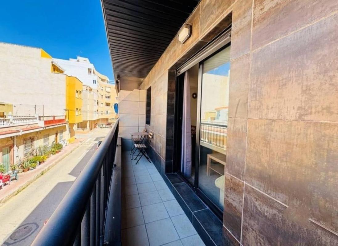 Sale of apartment in Piso en Gaspar Perrelló, Torrevieja, Torrevieja
photo 2