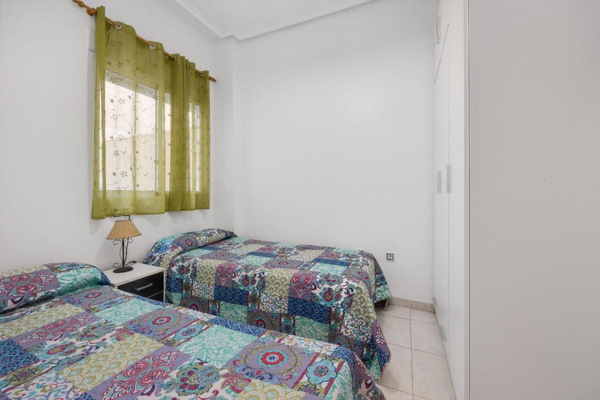Venta de piso en Piso en Calle la Calera, Nueva Torrevieja, Torrevieja, Torrevieja
photo 4