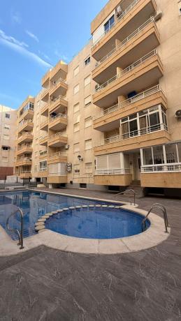 Venta de piso en Piso en CL Loma La, Antonio Machado, Torrevieja, Torrevieja
thumbnail 2