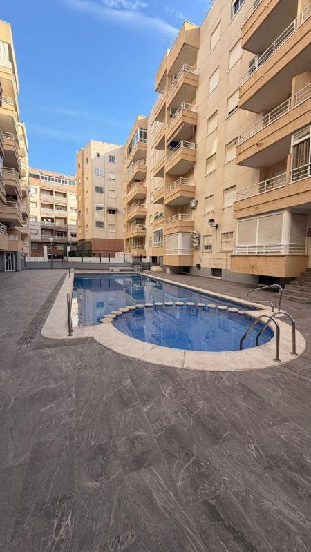 Venta de piso en Piso en CL Loma La, Antonio Machado, Torrevieja, Torrevieja
photo 3