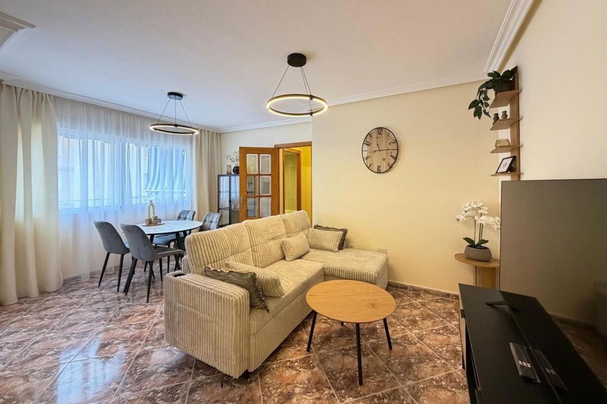 Продажа квартиры на Piso en Calle Mar Baltico, Playa de los Locos, Torrevieja, Торревьеха
photo 1