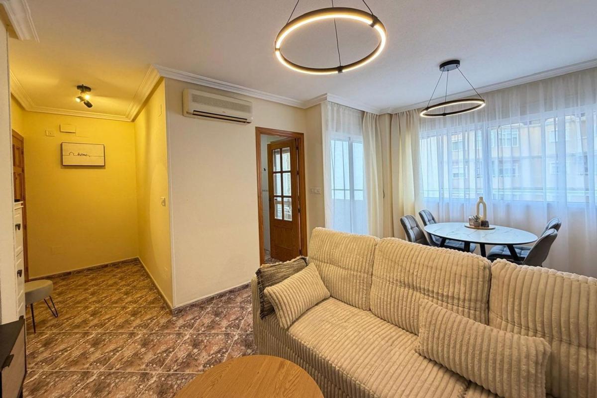 Продажа квартиры на Piso en Calle Mar Baltico, Playa de los Locos, Torrevieja, Торревьеха
photo 3