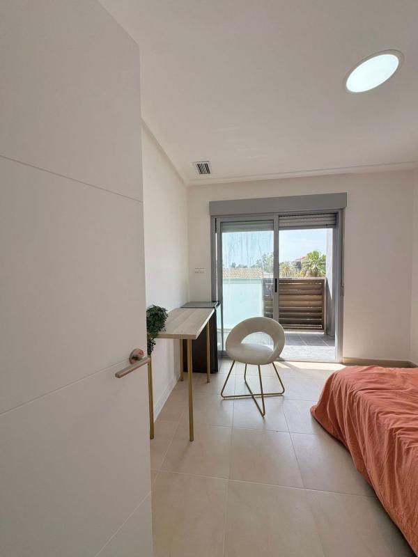 Sale of apartment in Piso en Calle Campoamor, 13, Puerto Deportivo, Torrevieja, Torrevieja
photo 1