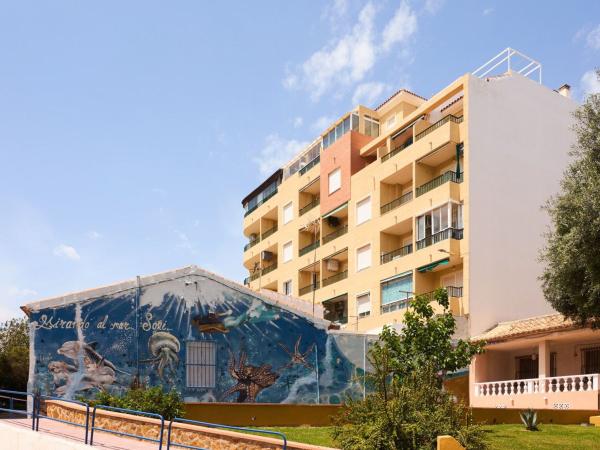 Venta de piso en Piso en Calle Benacantil, Gaspar Perrelló, Torrevieja, Torrevieja
 photo 1