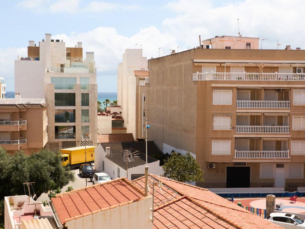 Venta de piso en Piso en Calle Benacantil, Gaspar Perrelló, Torrevieja, Torrevieja
 photo 3