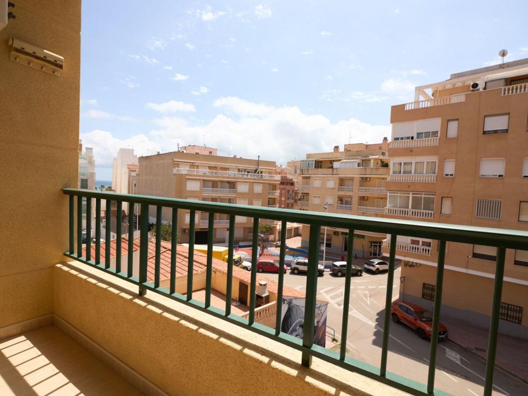 Venta de piso en Piso en Calle Benacantil, Gaspar Perrelló, Torrevieja, Torrevieja
 photo 4