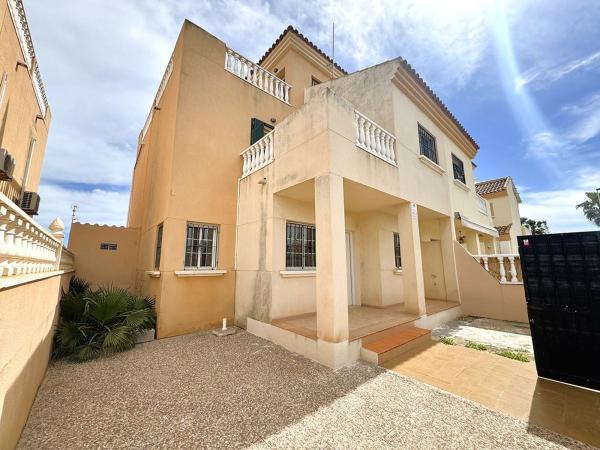 Chalet pareado en Calle Miguel de Cervantes, 40, La Siesta - El Salado - Torreta, Torrevieja photo 1
