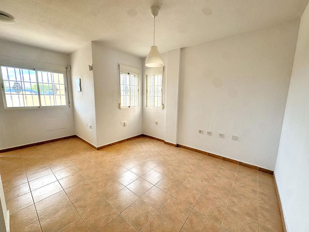 Продажа отдельного шале в Chalet pareado en Calle Miguel de Cervantes, 40, La Siesta - El Salado - Torreta, Torrevieja, Торревьеха photo 5