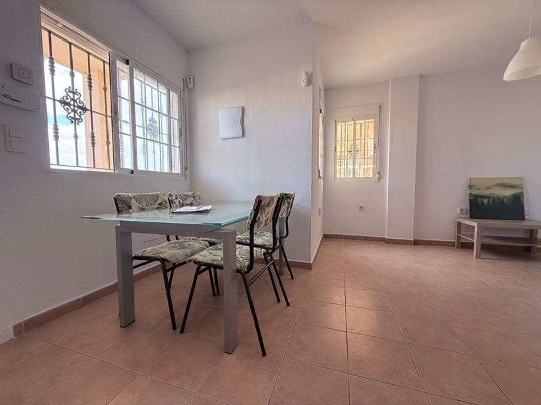 Venta de piso en Piso en Calle las Tortolas, La Siesta - El Salado - Torreta, Torrevieja, Torrevieja
 photo 3