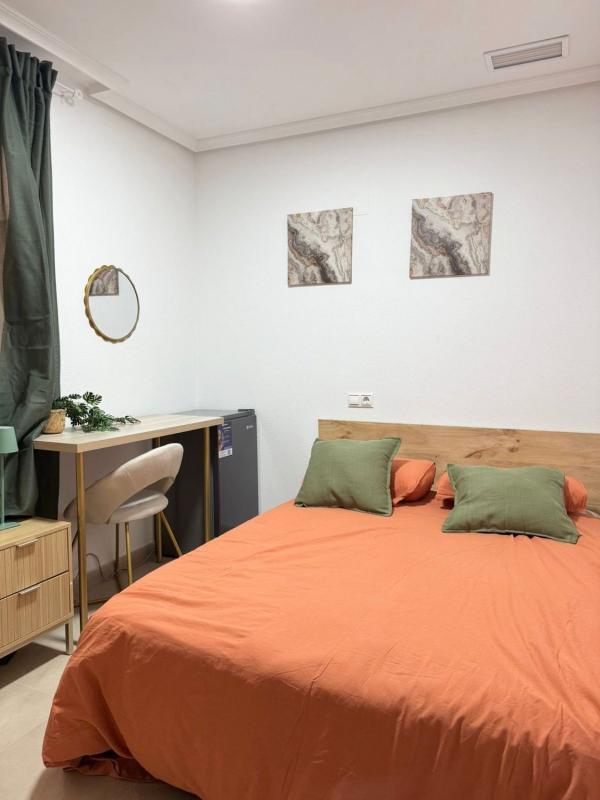 Sale of apartment in Piso en Calle Campoamor, Puerto Deportivo, Torrevieja, Torrevieja
photo 1
