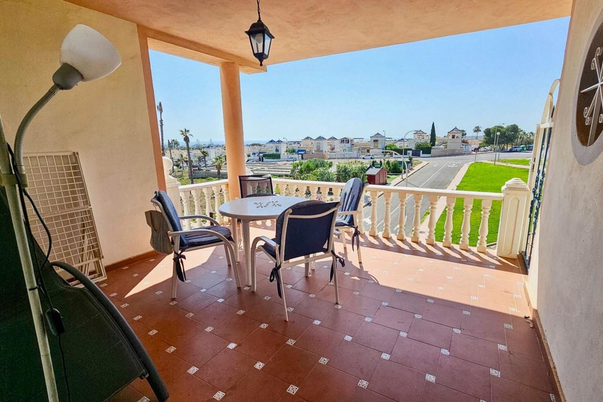 Sale of apartment in Piso en Los Balcones - Los Altos del Edén, Torrevieja, Torrevieja
 photo 3