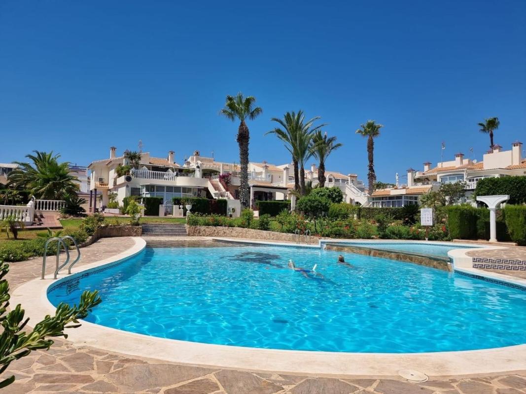 Venta de piso en Piso en Los Balcones - Los Altos del Edén, Torrevieja, Torrevieja
photo 1