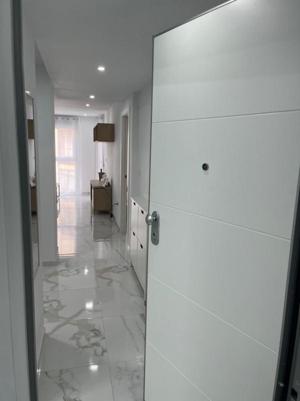 Sale of apartment in Piso en Calle de Orihuela, 35, Puerto Deportivo, Torrevieja, Torrevieja
photo 2