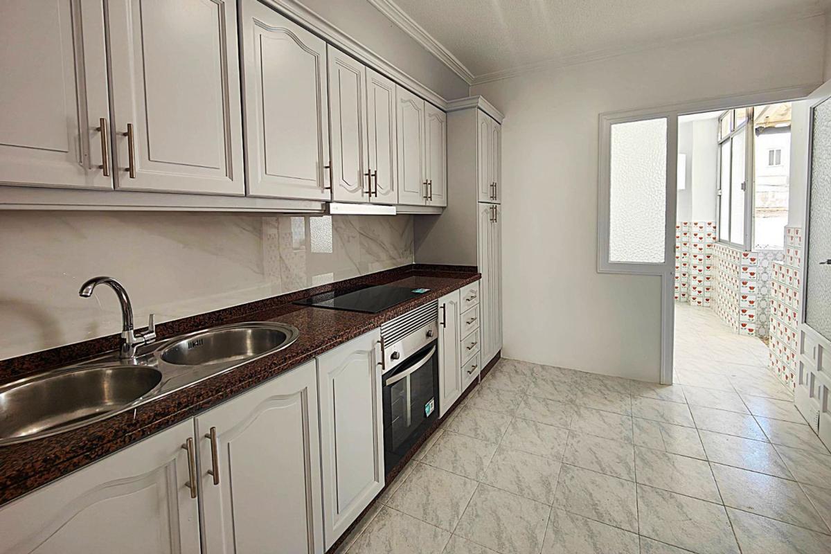 Продажа квартиры на Piso en Calle Concordia, Las Piscinas Naturales, Torrevieja, Торревьеха
 photo 5