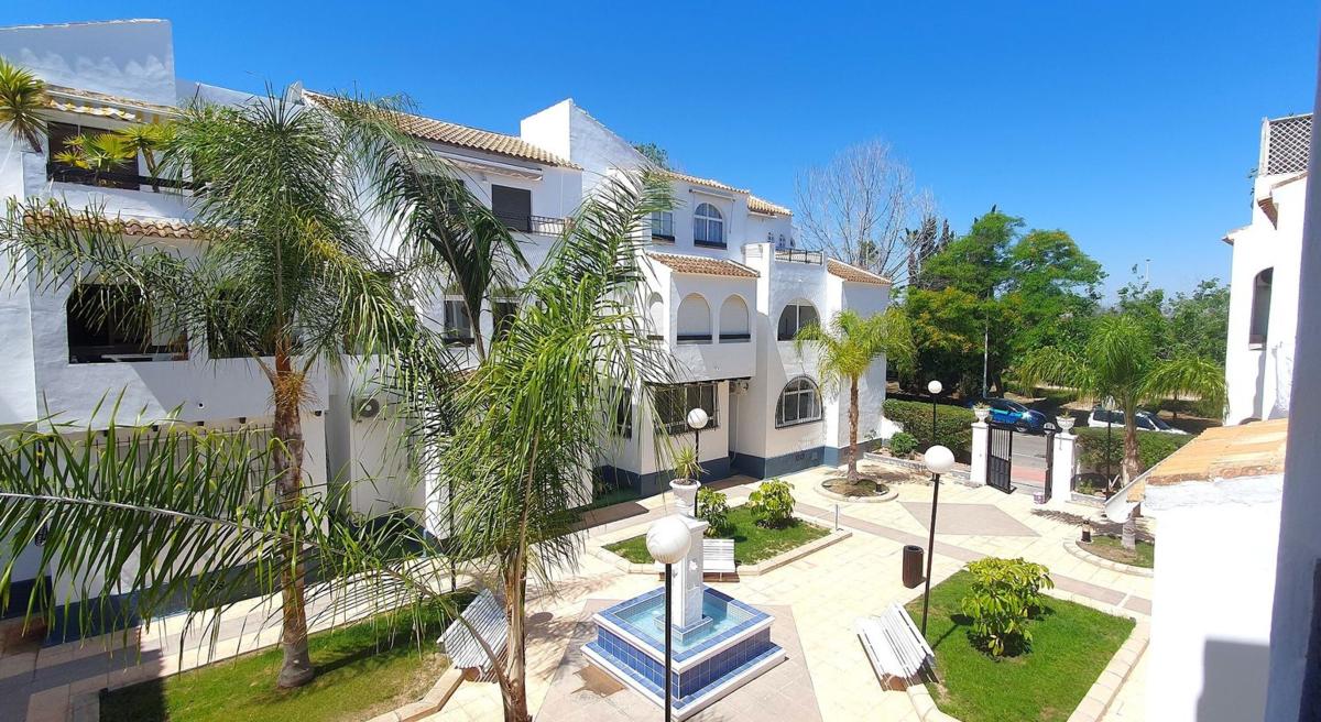 Venta de piso en Piso en Calle Montesinos, 41, Playa de los Náufragos, Torrevieja, Torrevieja
photo 2